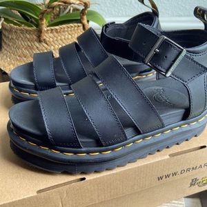 Dr Martens Blaire in black size 6